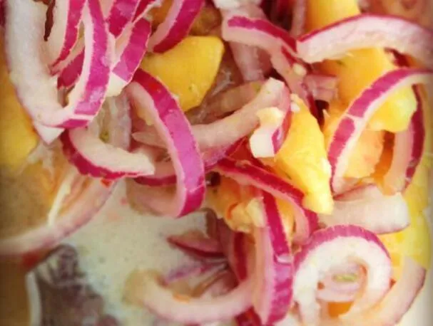 Könnyű őszibarack salsa