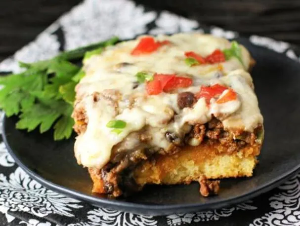 Enchilada kukoricakenyér pite