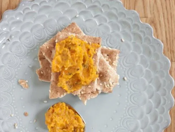 Fokhagymás répakenőcs