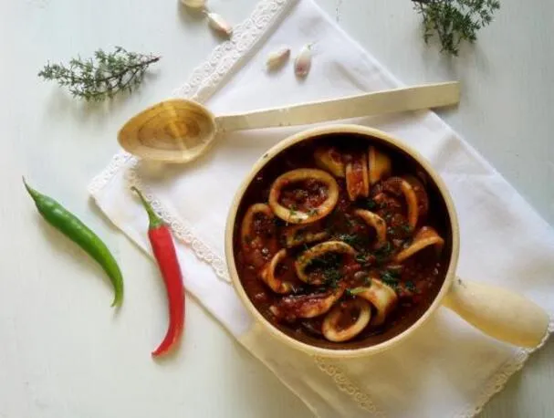 Mediterrán kalmárstew