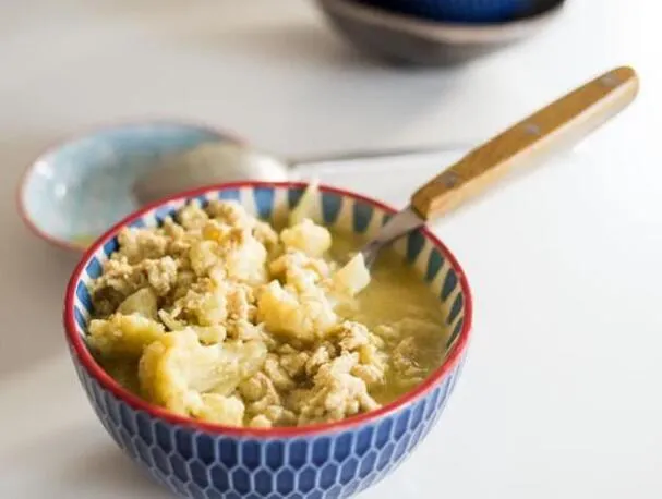 4 hozzávalós keto csirkés curry recept