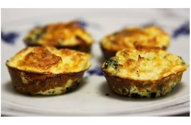 Mini spenótos-fetás quiche