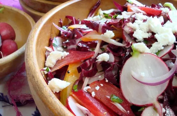 Sült cékla és radicchio saláta