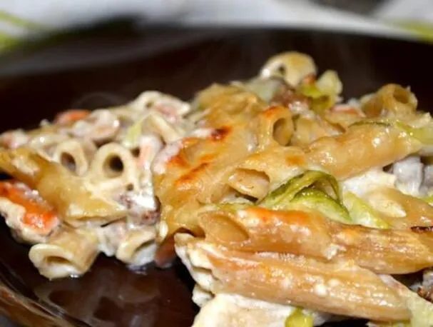 Sült fokhagymás sült penne Primavera