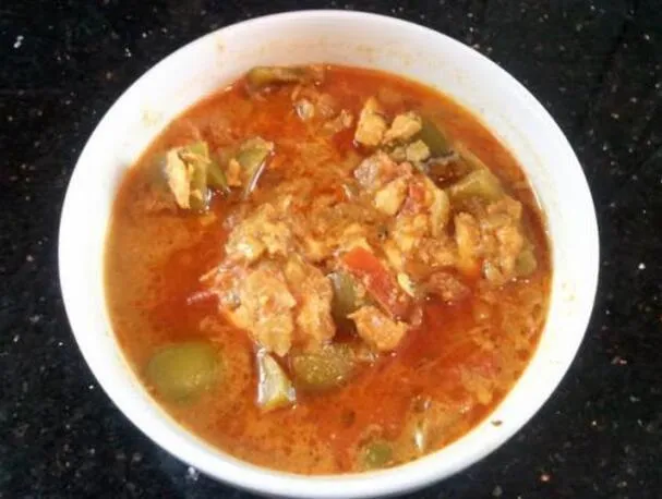 Lazac curry zöldpaprikával