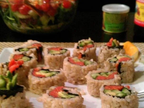 Füstszalonna sushi barna rizzsel