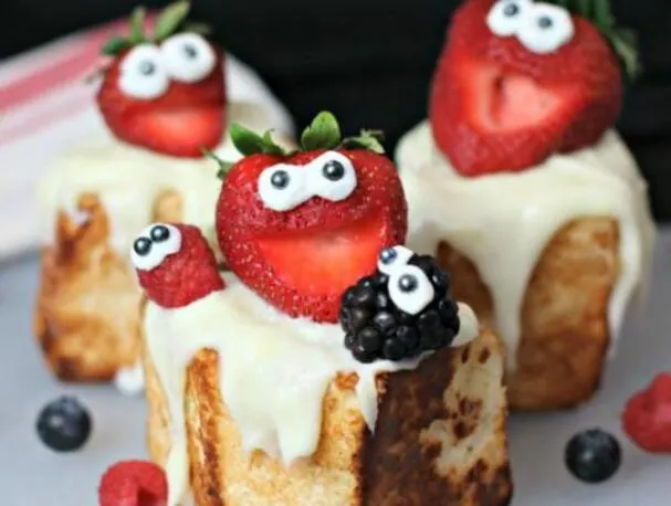 Pirított angyalétel sütemény eperrel