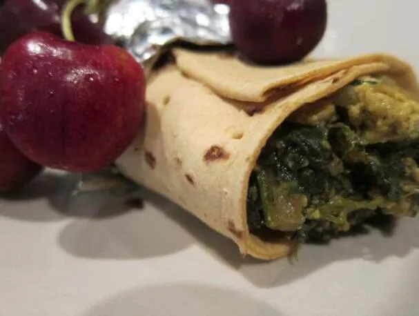 Friss kezdet tofus spenót tekerccsel